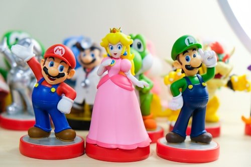Dolls & Playsets